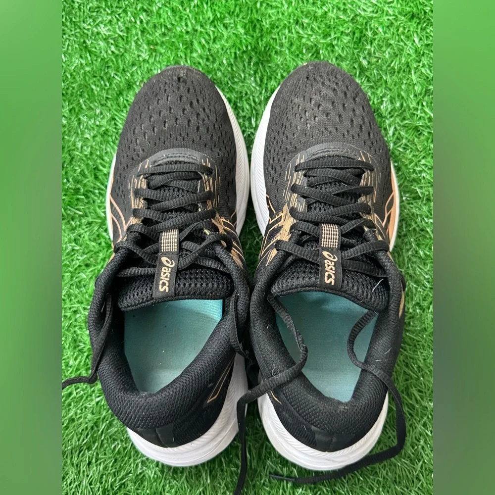 ASICS Women’s Black Running Shoes Size‎ 7